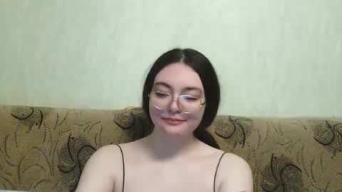 Snapshot of missis_mona chatting on 03-11-26, 08:20 missis mona online show from 03-11-26, 08:20