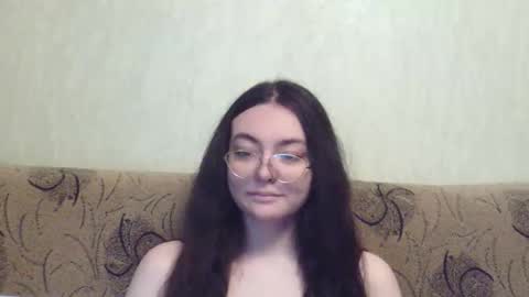 Snapshot of missis_mona chatting on 03-12-26, 08:09 missis mona online show from 03-12-26, 08:09