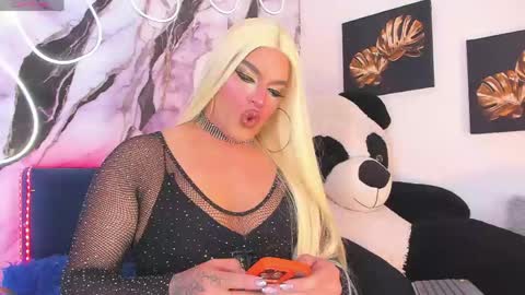 Snapshot of misskassandraa_ chatting on 05-12-26, 01:25 kassandra lazcano online show from 05-12-26, 01:25