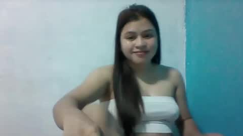 Snapshot of misskitty2xxx chatting on 03-07-25, 12:37 Merry online show from 03-07-25, 12:37