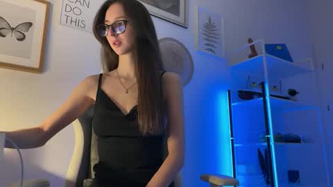 Snapshot of misslalii chatting on 02-24-26, 01:53 misslalii online show from 02-24-26, 01:53