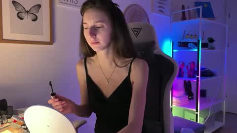 Snapshot of misslalii chatting on 03-01-26, 04:42 misslalii online show from 03-01-26, 04:42