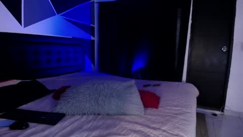 Snapshot of missloise chatting on 02-03-25, 12:47 Miss Loise online show from 02-03-25, 12:47