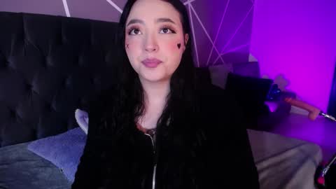 Snapshot of missloise chatting on 03-07-25, 01:40 Miss Loise online show from 03-07-25, 01:40