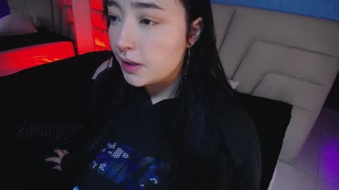 Snapshot of missloise chatting on 10-14-25, 04:02 Miss Loise online show from 10-14-25, 04:02