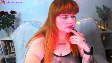 Snapshot of missmayaqueen chatting on 12-17-25, 05:02 Maya online show from 12-17-25, 05:02