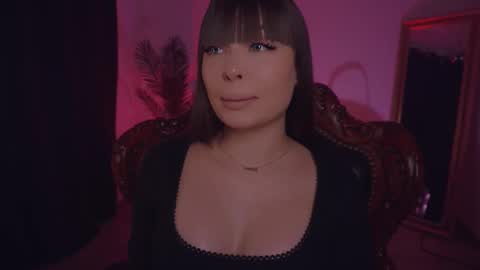 LUXXANDRA online show from 02-25-25, 05:19