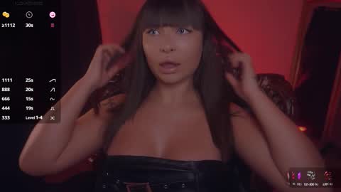 LUXXANDRA online show from 10-13-25, 04:23