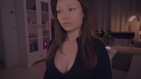 LUXXANDRA online show from 07-27-26, 05:58