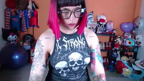 Miss Mia online show from 11-10-25, 01:43