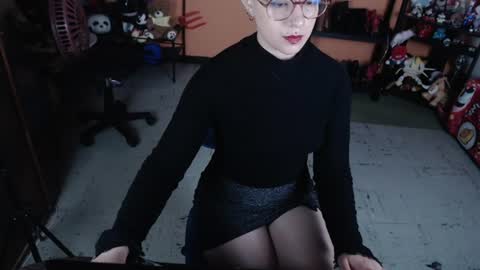 Miss Mia online show from 07-04-26, 12:11