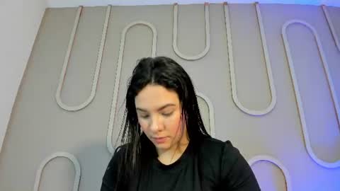 Mia  online show from 06-19-26, 11:47