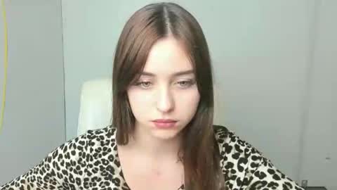 Snapshot of missmiamiss chatting on 11-12-25, 12:49 Mia online show from 11-12-25, 12:49