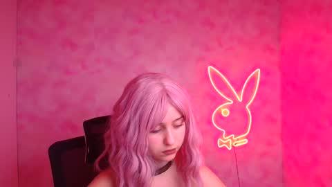 Snapshot of missmiamiss chatting on 11-17-25, 10:59 Mia online show from 11-17-25, 10:59