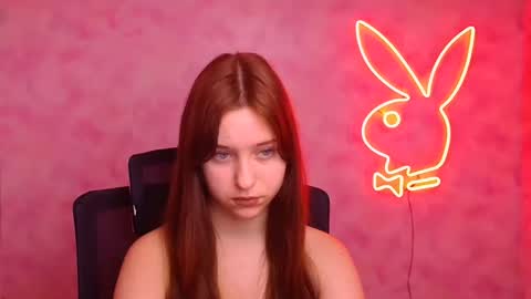 Snapshot of missmiamiss chatting on 12-04-25, 01:09 Mia online show from 12-04-25, 01:09