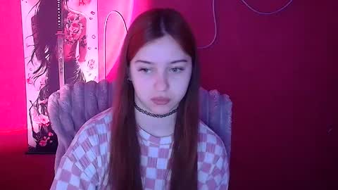 Snapshot of missmiamiss chatting on 02-12-26, 06:30 Mia online show from 02-12-26, 06:30