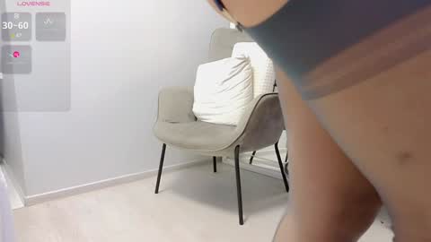 Mia online show from 12-16-24, 05:11