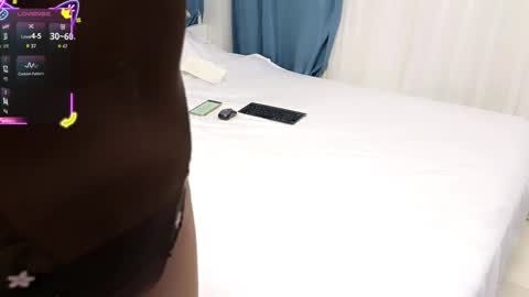 Mia online show from 10-04-25, 07:01