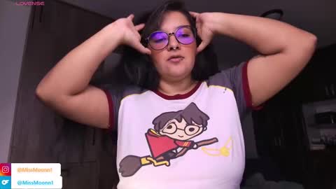 Snapshot of missmoonn chatting on 11-10-25, 11:59 MissMoon online show from 11-10-25, 11:59