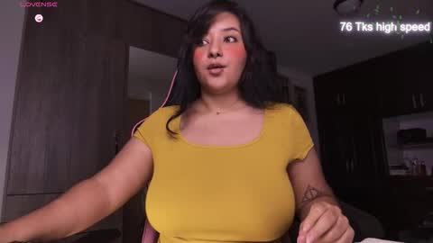 Snapshot of missmoonn chatting on 11-26-25, 01:50 MissMoon online show from 11-26-25, 01:50