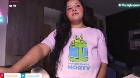 Snapshot of missmoonn chatting on 03-10-26, 06:24 MissMoon online show from 03-10-26, 06:24