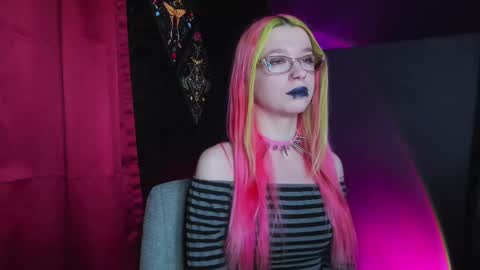 Snapshot of missnikkivill chatting on 02-18-25, 02:49 Mistress Nikki Vill online show from 02-18-25, 02:49
