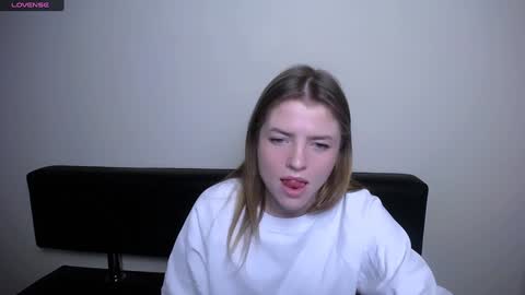 Olivia online show from 12-10-24, 01:44