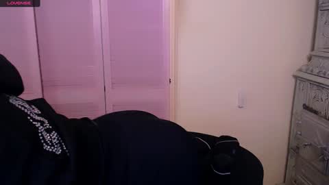 Olivia online show from 12-21-24, 03:20