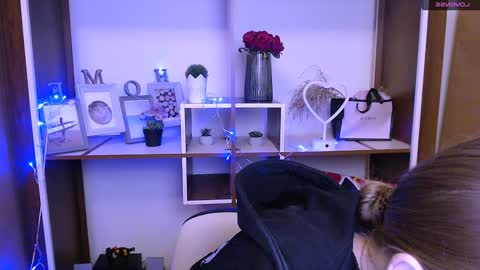 Olivia online show from 01-13-25, 08:05