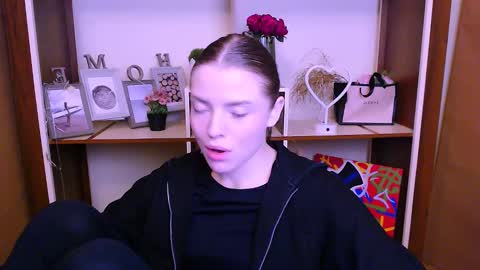 Olivia online show from 01-26-25, 07:53