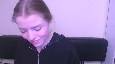 Olivia online show from 02-03-25, 07:51