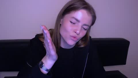 Olivia online show from 02-21-25, 01:55
