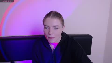Olivia online show from 10-27-25, 12:53