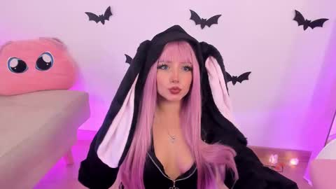 Pau Giraldo online show from 10-18-25, 02:58