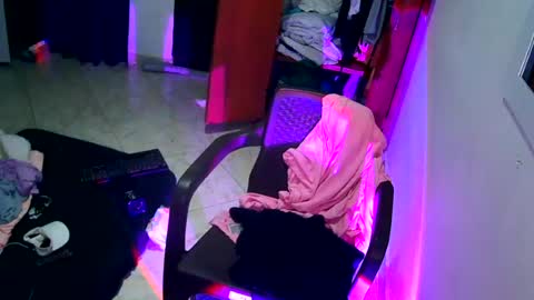 sarah online show from 07-28-26, 04:39