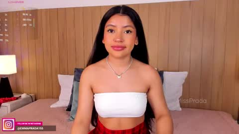 Snapshot of missprada chatting on 11-25-25, 01:22 Emma Prada online show from 11-25-25, 01:22