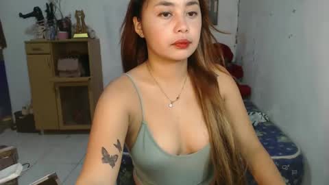 missRHEA online show from 02-03-25, 07:40