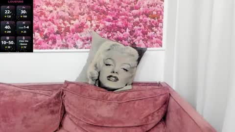 Snapshot of missthelove chatting on 11-30-25, 01:48 missthelove online show from 11-30-25, 01:48