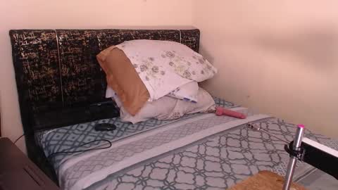 Snapshot of missthighsohmy chatting on 10-18-25, 08:48 missthighsohmy online show from 10-18-25, 08:48