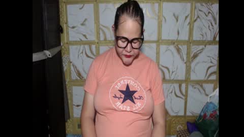 Snapshot of misstressbianca chatting on 06-11-26, 12:25 misstressbianca online show from 06-11-26, 12:25