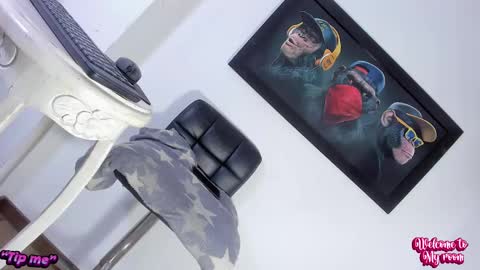 missvalensofi online show from 12-30-24, 10:45