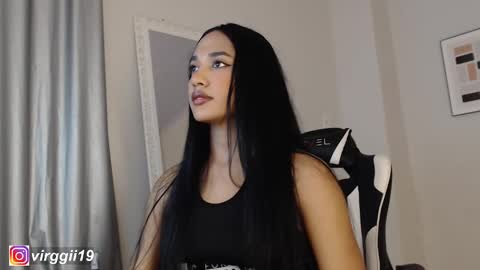 Snapshot of missvirggii chatting on 10-31-25, 11:17 missvirggii online show from 10-31-25, 11:17