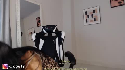 Snapshot of missvirggii chatting on 11-27-25, 10:23 missvirggii online show from 11-27-25, 10:23