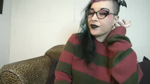 Snapshot of missy_dee chatting on 01-07-25, 07:52 Missy Dee online show from 01-07-25, 07:52