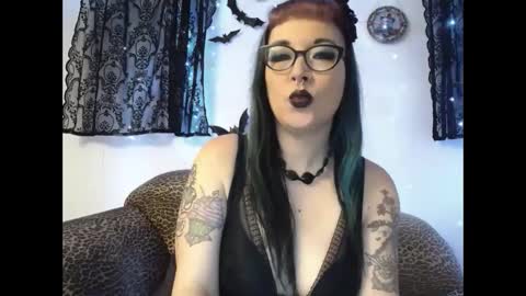 Snapshot of missy_dee chatting on 02-26-25, 03:32 Missy Dee online show from 02-26-25, 03:32