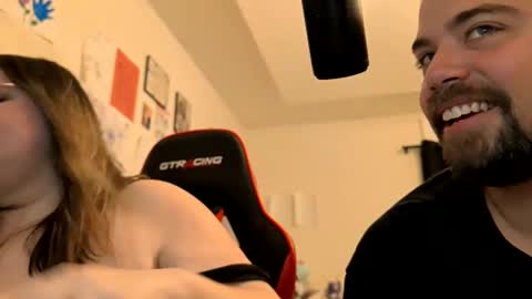 Snapshot of missytongue chatting on 10-13-25, 03:39 missytongue online show from 10-13-25, 03:39