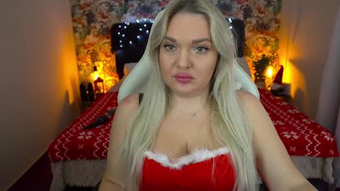 Snapshot of missyymartinezz chatting on 12-25-24, 07:46 Amely online show from 12-25-24, 07:46