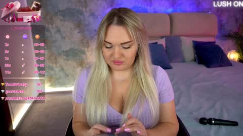 Snapshot of missyymartinezz chatting on 01-24-25, 11:37 Amely online show from 01-24-25, 11:37