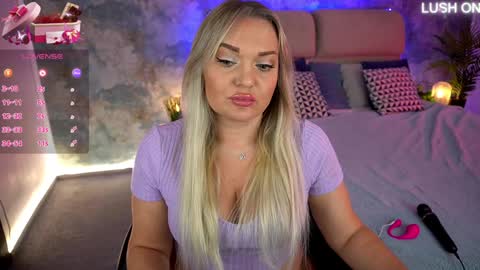 Snapshot of missyymartinezz chatting on 02-02-25, 08:35 Amely online show from 02-02-25, 08:35