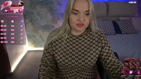 Snapshot of missyymartinezz chatting on 02-15-25, 07:27 Amely online show from 02-15-25, 07:27